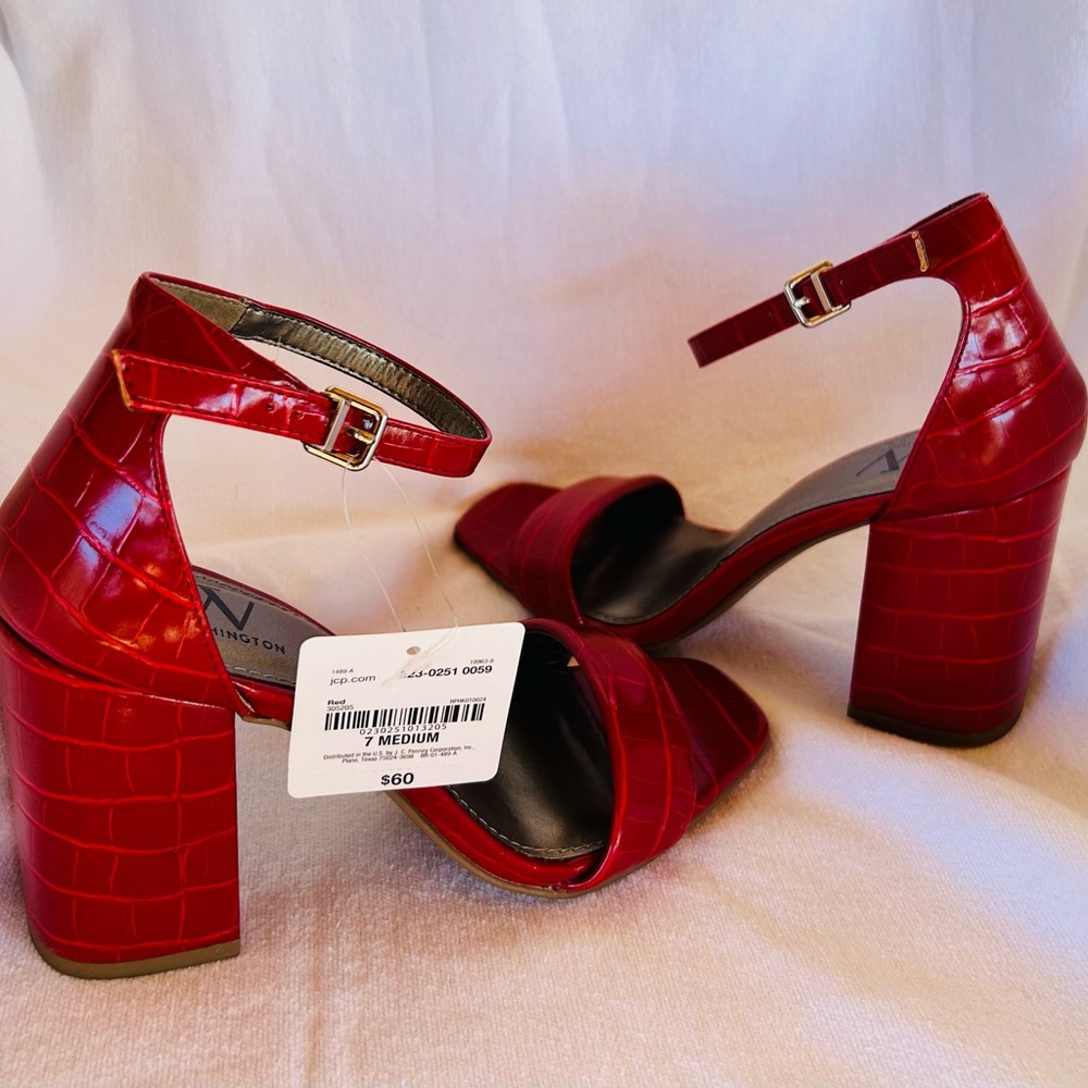 Worthington Becklynhigh heeled open square toe shoes red block heel